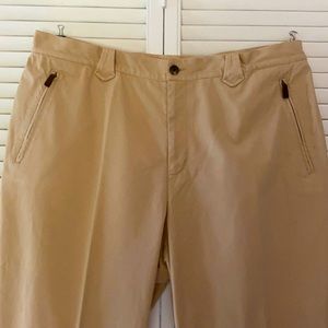 Khakis — Perfect for Fall 🍁 (Women’s Sized)